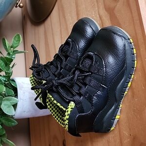 NIKE Air Jordan toddler size 6